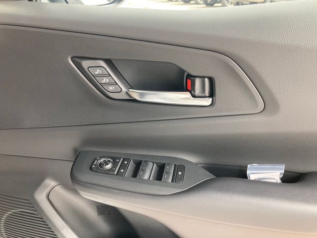 Toyota PRIUS 2023-07 4092-11