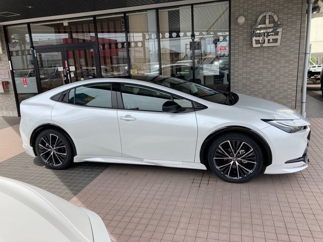 Toyota PRIUS 2023-07 4092-3