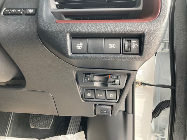 Toyota PRIUS 2023-07 4092-12