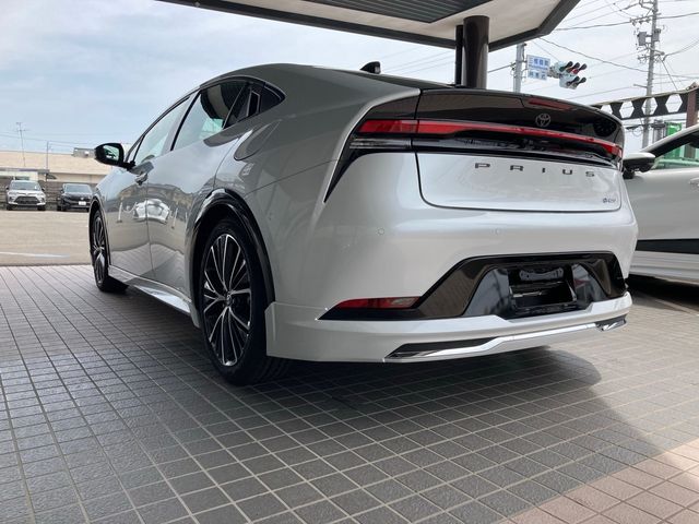 Toyota PRIUS 2023-07 4092-6