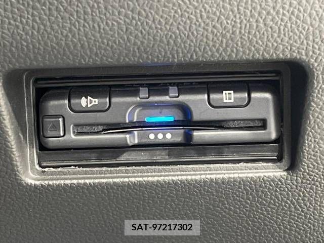 Suzuki SWIFT 2021-09 242528-6