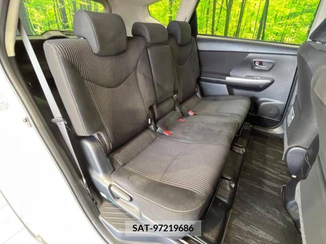Toyota PRIUS ALPHA 2016-02 366773-9