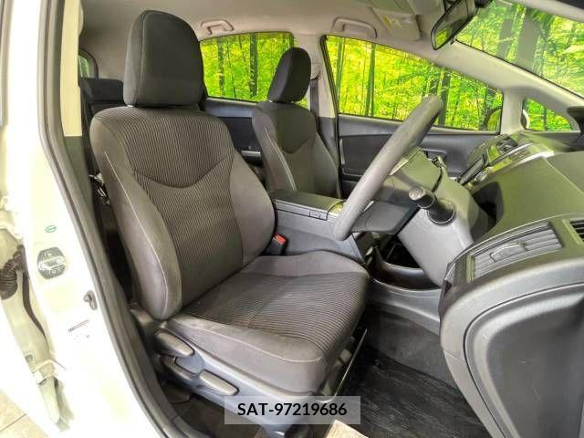 Toyota PRIUS ALPHA 2016-02 366773-8