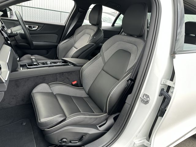 Volvo S60 2022-09 11346-17