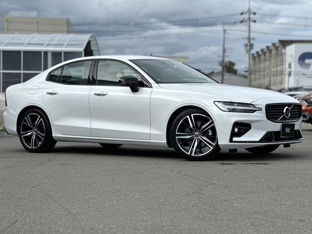 Volvo S60 2022-09 11346-25