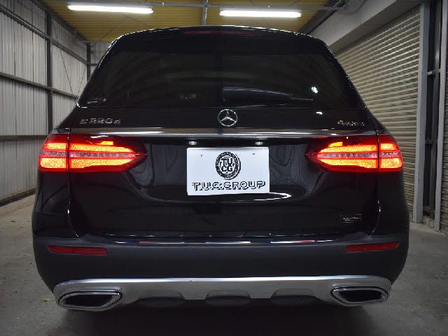 Mercedes Benz E-CLASS 2019-06 191136-28