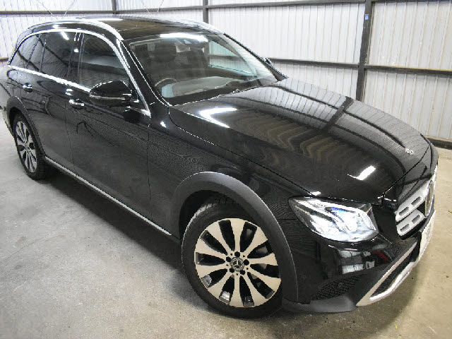 Mercedes Benz E-CLASS 2019-06 191136-22