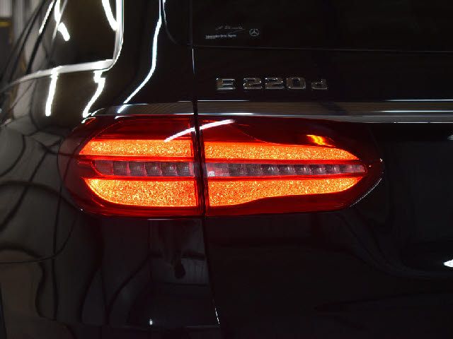 Mercedes Benz E-CLASS 2019-06 191136-26