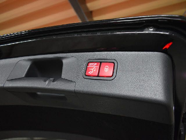 Mercedes Benz E-CLASS 2019-06 191136-20
