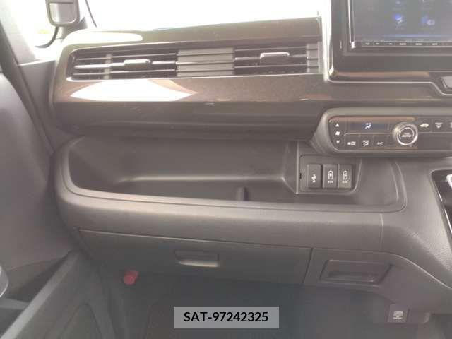 Honda N BOX CUSTOM 2018-03 307171-14