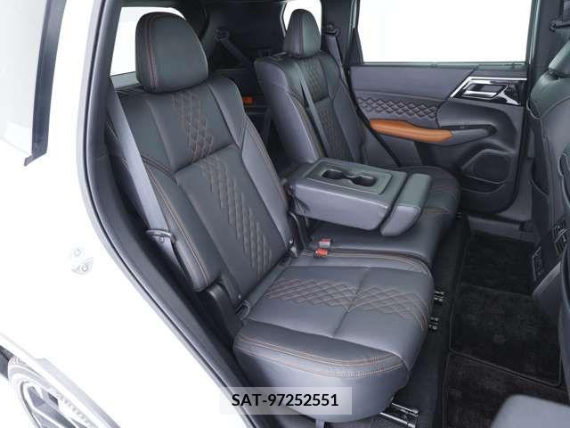 Mitsubishi OUTLANDER PHEV 2022-02 206479-8