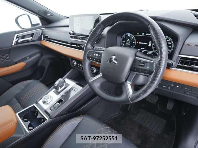 Mitsubishi OUTLANDER PHEV 2022-02 206479-6