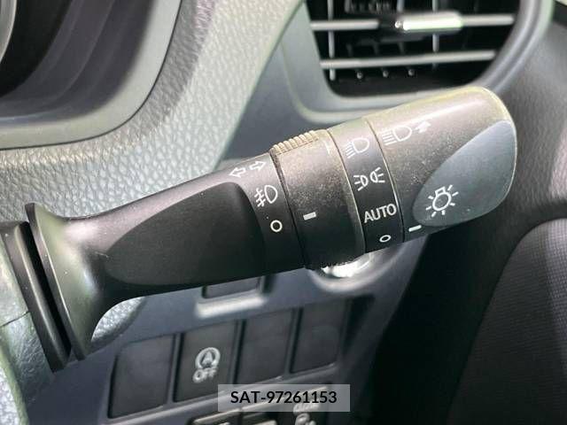Toyota VOXY 2014-01 289198-6