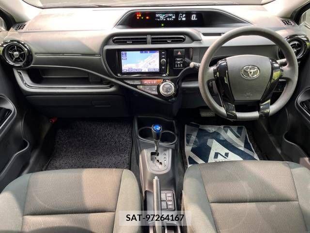 Toyota AQUA 2017-04 346650-1
