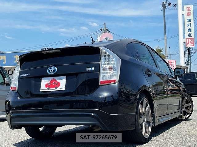 Toyota PRIUS 2011-08 227860-2