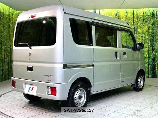 Suzuki EVERY 2022-11 301647-17