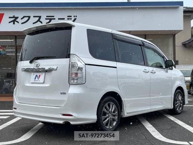 Toyota VOXY 2014-03 289218-17