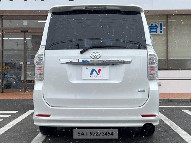 Toyota VOXY 2014-03 289218-15