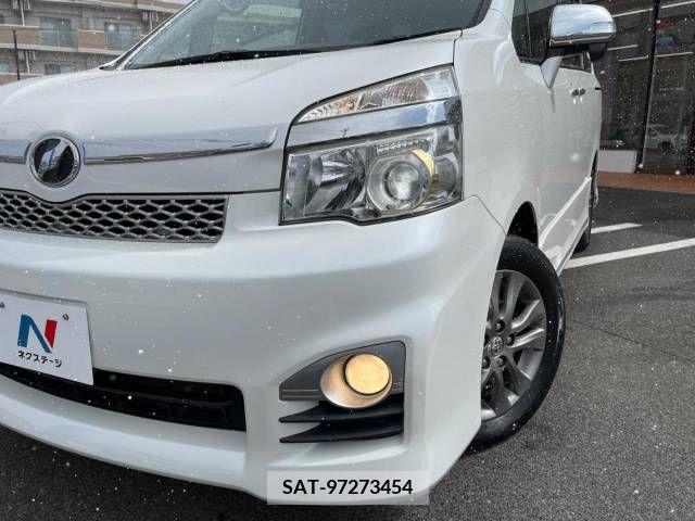 Toyota VOXY 2014-03 289218-12