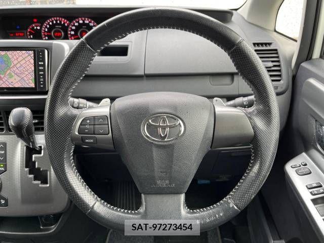 Toyota VOXY 2014-03 289218-11