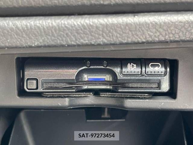 Toyota VOXY 2014-03 289218-7