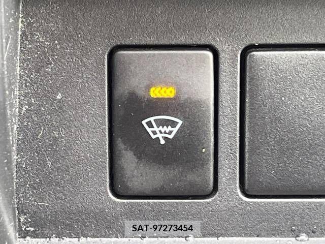 Toyota VOXY 2014-03 289218-6