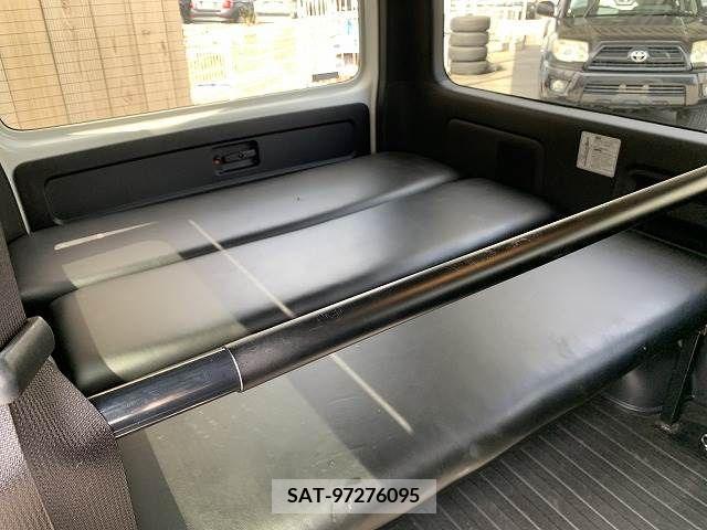 Toyota HIACE VAN 2019-01 303161-8