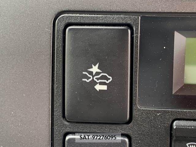 Toyota HIACE VAN 2019-01 303161-4