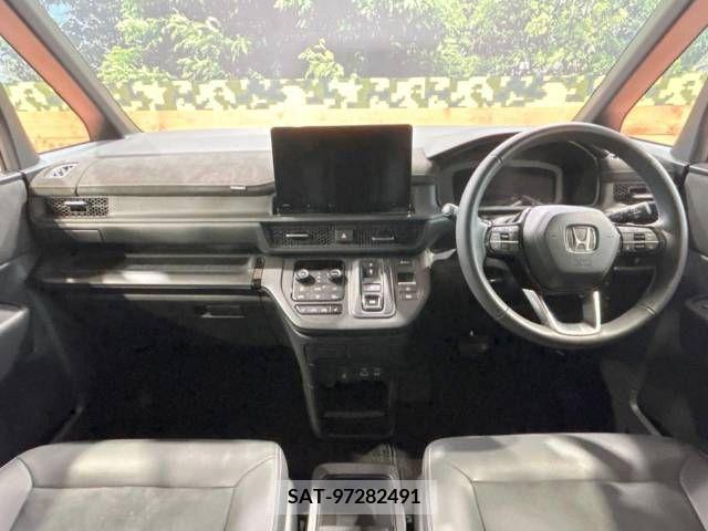 Honda e 2023-11 333092-1