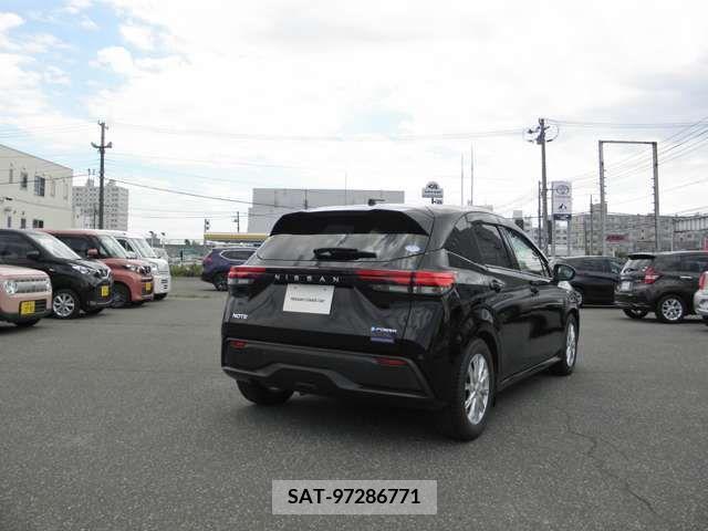 Nissan NOTE 2021-09 392927-1