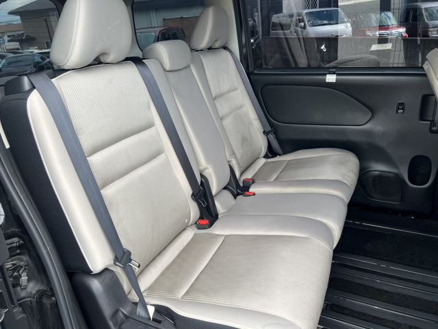 Nissan SERENA 2017-08 191648-16