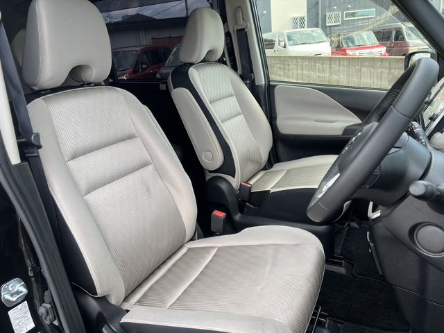 Nissan SERENA 2017-08 191648-14