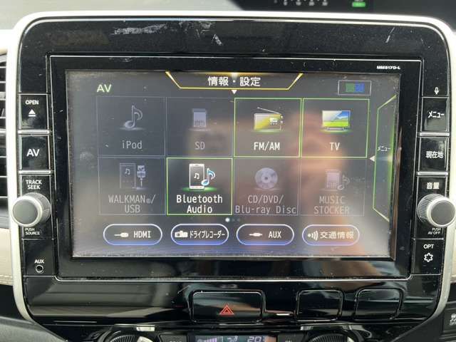 Nissan SERENA 2017-08 191648-11