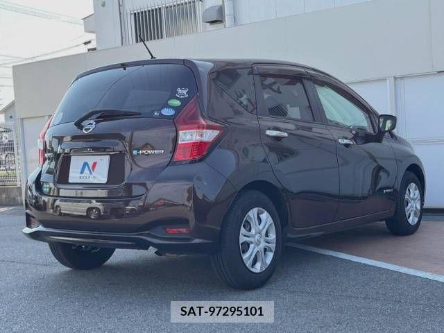 Nissan NOTE 2018-05 365485-17