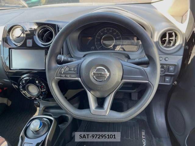 Nissan NOTE 2018-05 365485-10