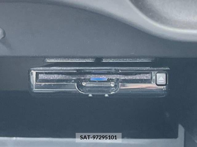Nissan NOTE 2018-05 365485-6