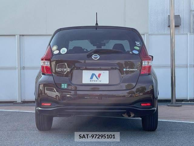 Nissan NOTE 2018-05 365485-15