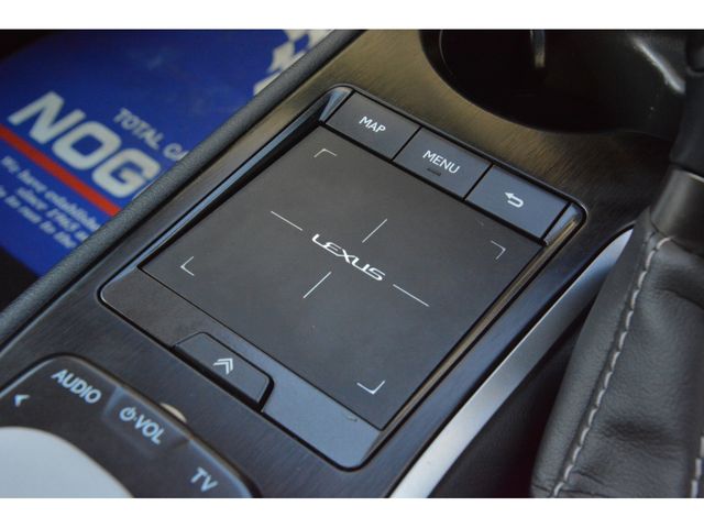 Lexus UX 2020-01 192659-12