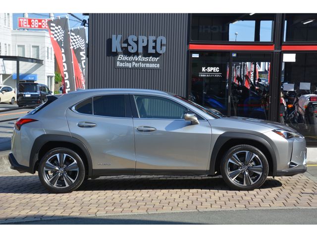 Lexus UX 2020-01 192659-3