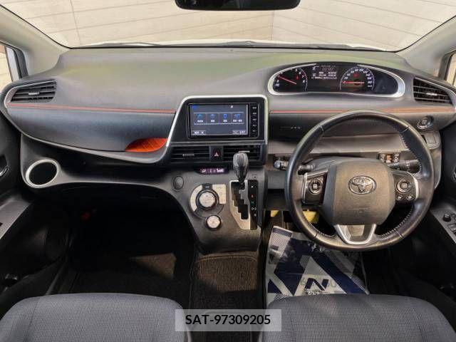 Toyota SIENTA 2015-10 341159-1