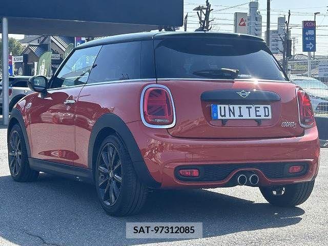 Bmw MINI 2018-08 215852-14