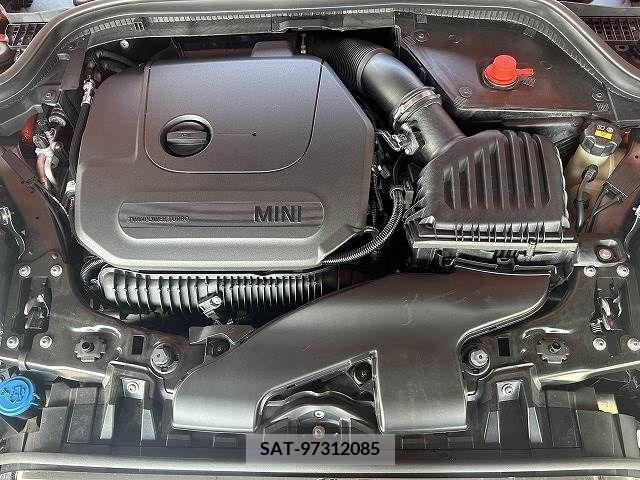 Bmw MINI 2018-08 215852-18