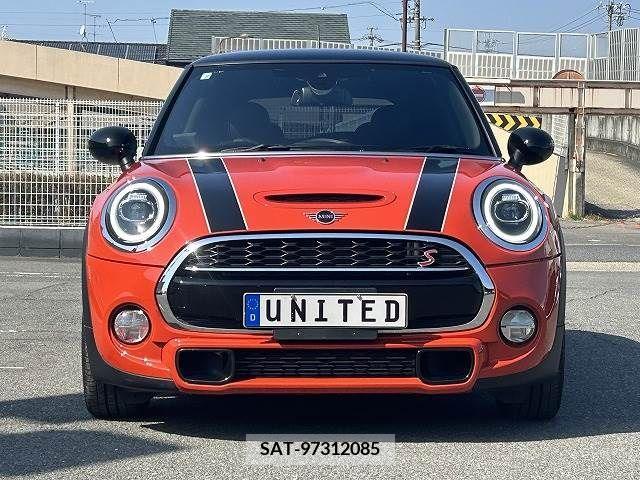 Bmw MINI 2018-08 215852-9