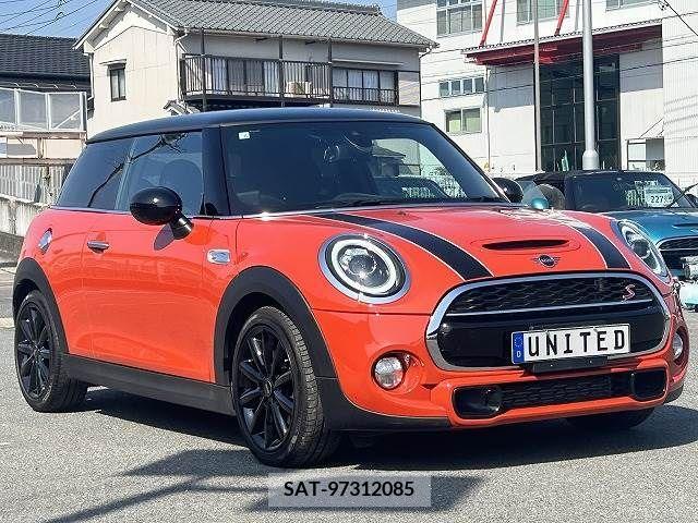Bmw MINI 2018-08 215852-10