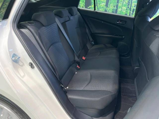 Toyota PRIUS 2019-01 190650-9