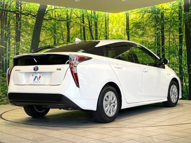 Toyota PRIUS 2019-01 190650-17