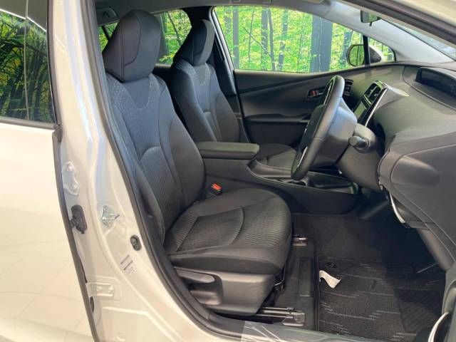 Toyota PRIUS 2019-01 190650-8