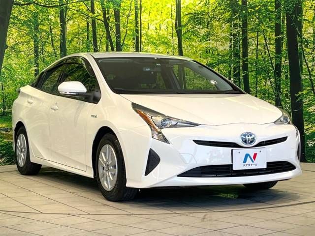 Toyota PRIUS 2019-01 190650-16