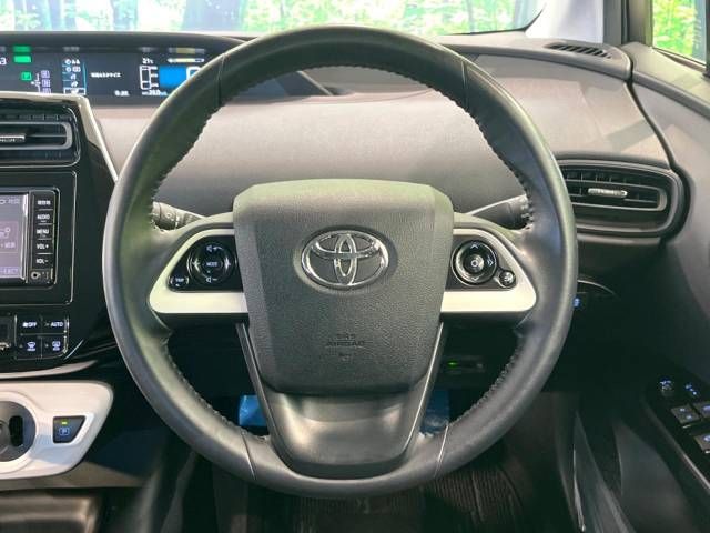 Toyota PRIUS 2019-01 190650-11
