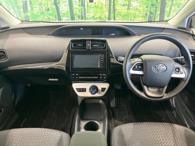Toyota PRIUS 2019-01 190650-1